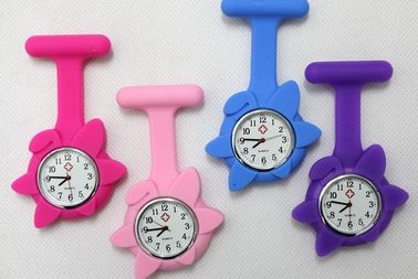 Het Horloge van de het Siliconemanchet van de bloemvorm, rubber het kwartshorloge van het rotatiezakhorloge
