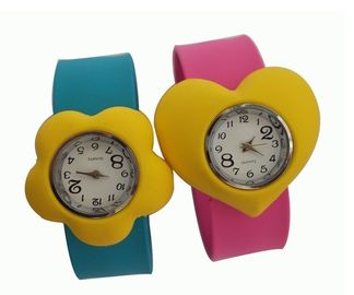 Leuk de tikhorloge van siliconejonge geitjes met dierlijk de Manchethorloge van het ontwerpsilicone