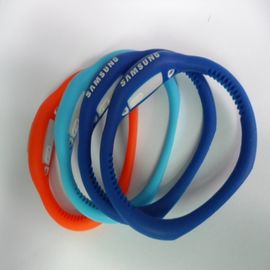 Het witte/Blauwe Horloge van de Siliconemanchet, het Polshorloge van het Sportenkwarts met Regelbare Tijdknop