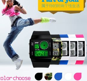 Digitale het Horloge Plastic Riem van Mutifunction van twee Tijdzonesporten met 5 Kleuren Backlights