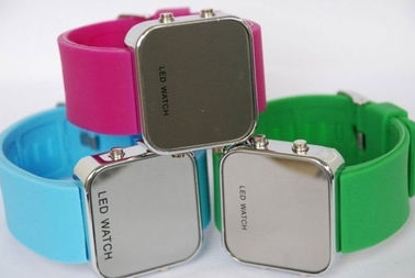 Duurzame Kleurrijke het Horloge/het Siliconearmbandhorloges van de Siliconemanchet