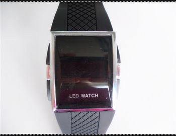 De Manchethorloge van het sporten Zacht Aangepast Silicone, Witte Riemhorloges