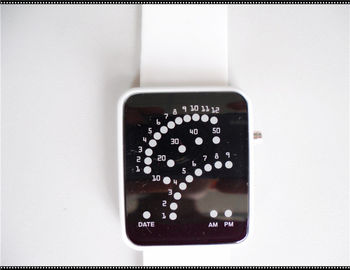 De Manchethorloge van het sporten Zacht Aangepast Silicone, Witte Riemhorloges