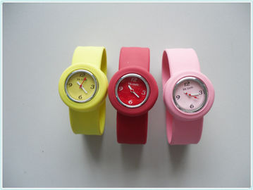 Het hete Verkopende Horloge van het het Klopjeklopje van Siliconekinderen