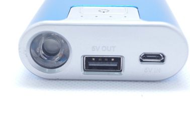 Digitale Draagbare de Machtsbank 6600mAh van USB van het Camerametaal met LEIDENE Toorts