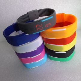 Het waterdichte Unisex- de Armbandpolshorloge van het Sportsilicone, leidde het Digitale Horloge van het Aanrakingsscherm