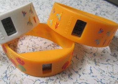 Gele zijde afgedrukt 2,25 cm breedte Silicone armband Sporthorloges voor Adverting Gift