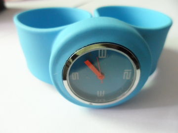Het blauwe Elastische Horloge van de Siliconemanchet Lichtgewicht met Digitale Spaanders