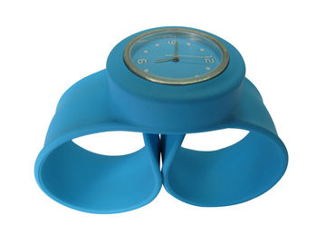 De Tikhorloges van het kinderensilicone/van siliconesporten horloge met Embleemdruk