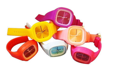 Vierkant de armbandhorloge waterdichte 3ATM van het Geleisilicone voor Grote meisjes -